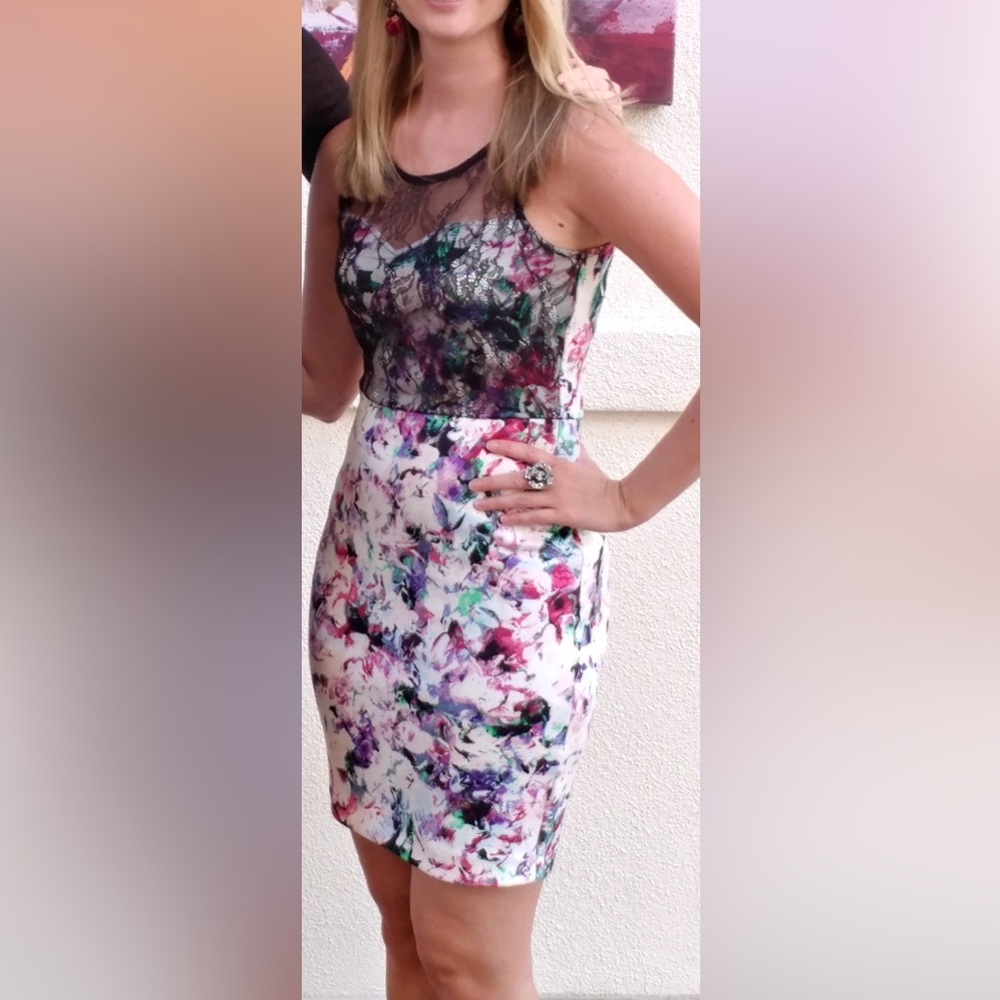 Metaphor Black Sheath Mini Dress Sleeveless V-Neck